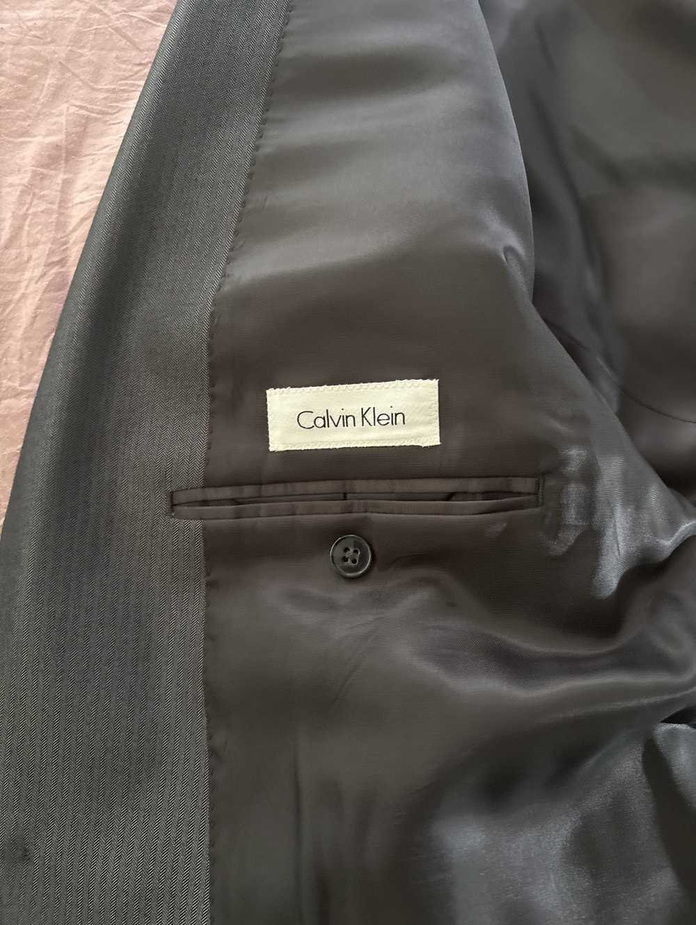 Calvin Klein 2pcGrey Mens Suit. Very Thin Pinstripe. XL.  36/32.  Jacket / Pants